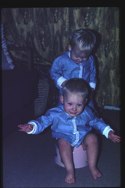 25.Delft okt 1964 Brigitte,Marion.JPG